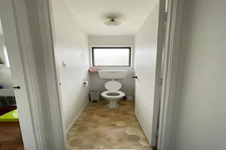 Photo of property in 1/6 Colleen Norma Place, Half Moon Bay, Auckland, 2012