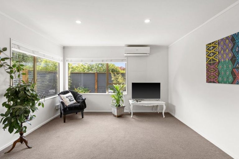 Photo of property in 2/2 Church Road, Taradale, Napier, 4112