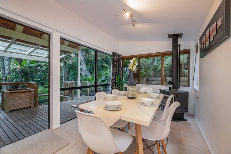 Photo of property in 576c South Titirangi Road, Titirangi, Auckland, 0604