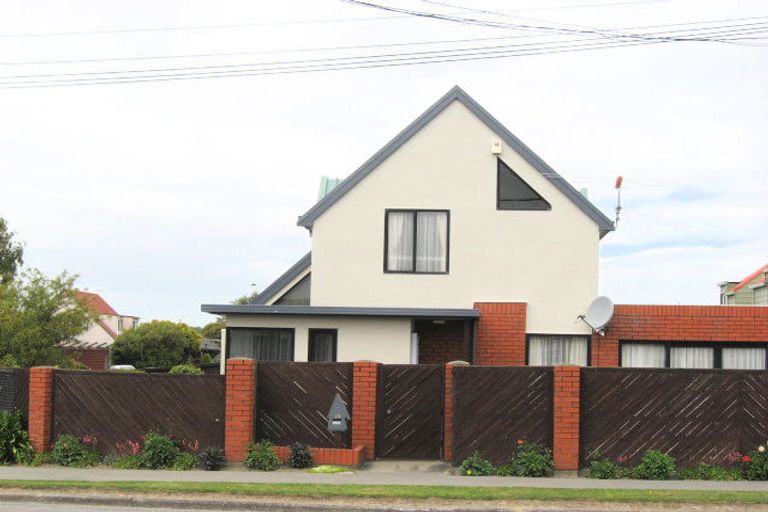 Photo of property in 2/10 Nortons Road, Avonhead, Christchurch, 8042