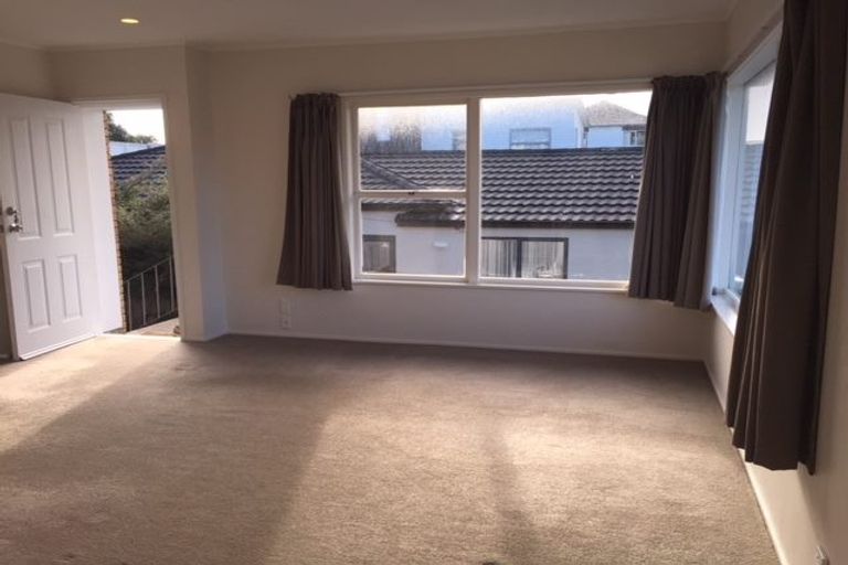 Photo of property in 2/58 Arran Road, Browns Bay, Auckland, 0630