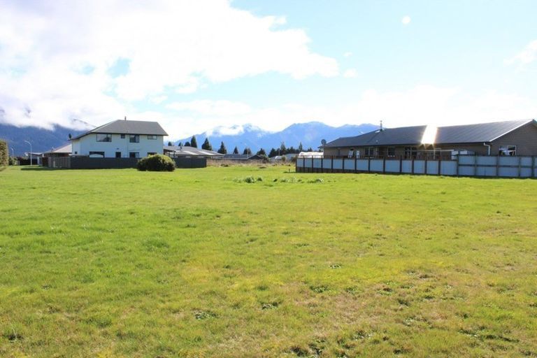Photo of property in 16 Takahe Lane, Te Anau, 9679
