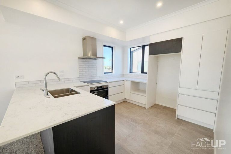 Photo of property in 8 Rahopuru Road, Westgate, Auckland, 0614