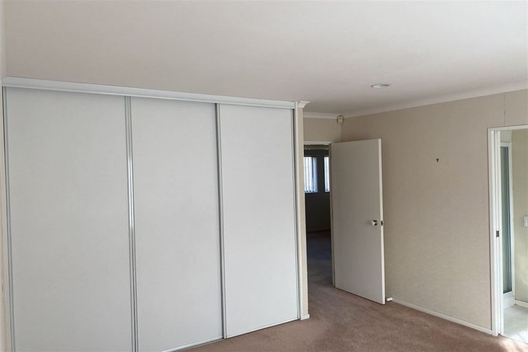 Photo of property in 2/36 West Fairway, Golflands, Auckland, 2013