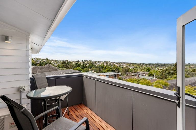 Photo of property in 11 Bank Street, Hillcrest, Auckland, 0627