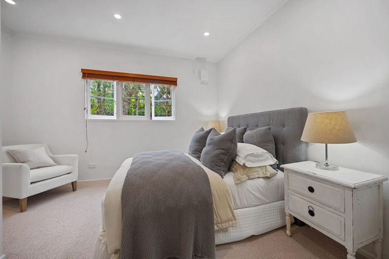 Photo of property in 194 Onewa Road, Birkenhead, Auckland, 0626