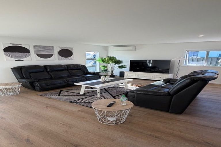 Photo of property in 19 Cassin Place, Taradale, Napier, 4112