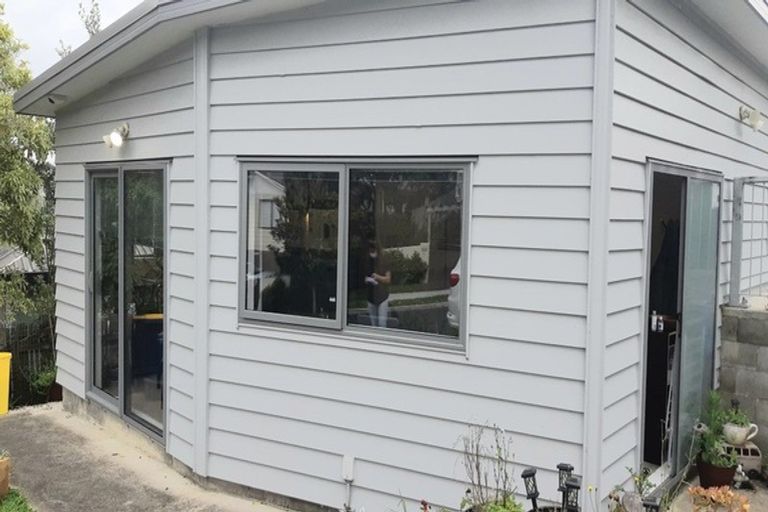 Photo of property in 12 Mallard Place, Unsworth Heights, Auckland, 0632