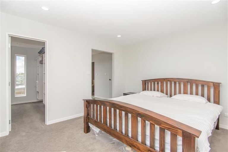 Photo of property in 2 Caldera Drive, Long Bay, Auckland, 0630