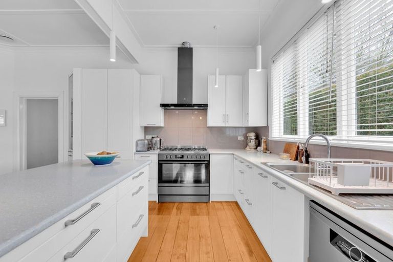 Photo of property in 24 Kitchener Street, Claudelands, Hamilton, 3214