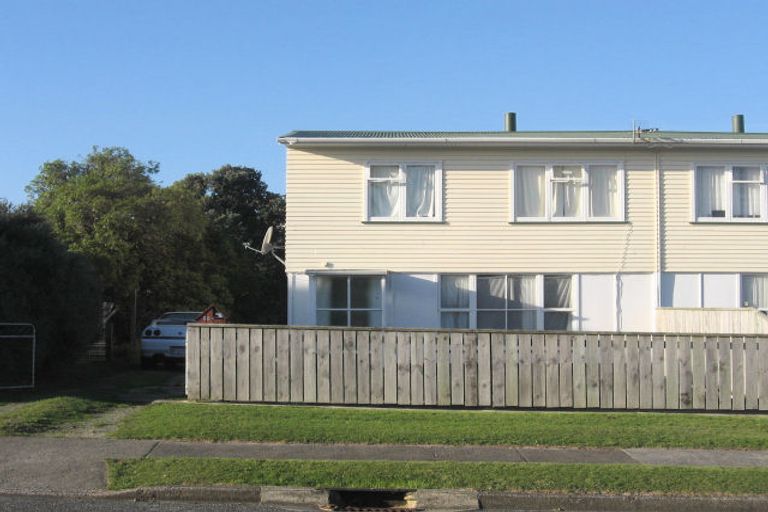 Photo of property in 23 Kapiti Crescent, Titahi Bay, Porirua, 5022