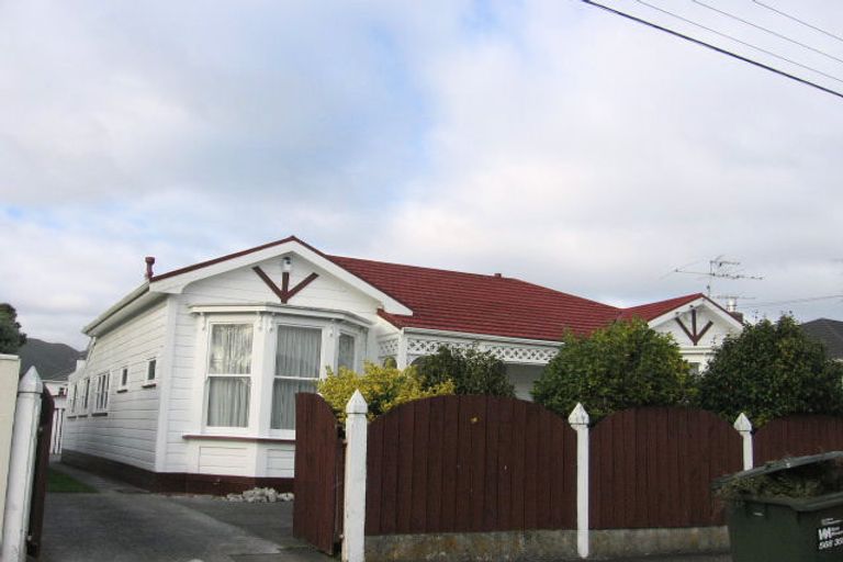 Photo of property in 8 Hautana Square, Woburn, Lower Hutt, 5010