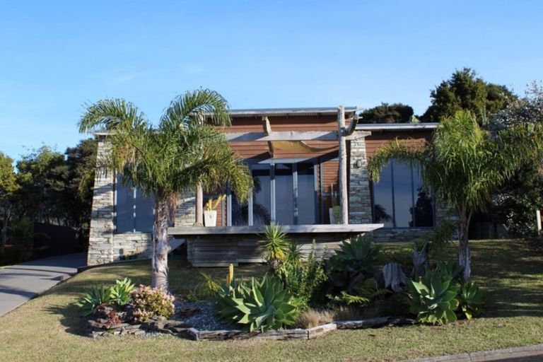 Photo of property in 23 Seacrest Boulevard, Langs Beach, Waipu, 0582