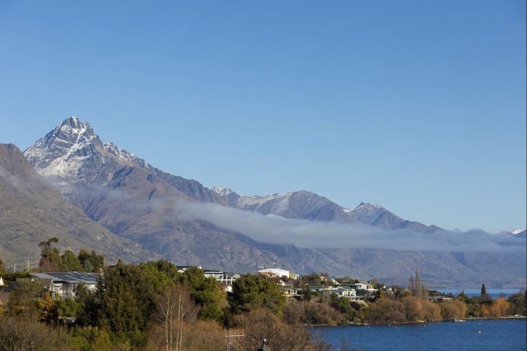 Photo of property in 513 Peninsula Road, Kelvin Heights, Queenstown, 9300