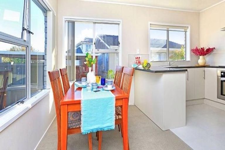 Photo of property in 4/3 Corin Avenue, Manurewa, Auckland, 2102