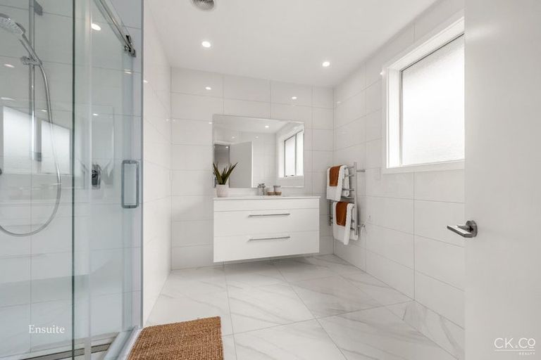 Photo of property in 30 Mossburn Grove, Kelson, Lower Hutt, 5010