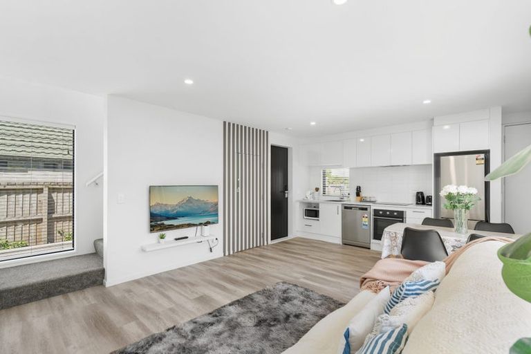 Photo of property in 2/58 Division Street, Riccarton, Christchurch, 8041