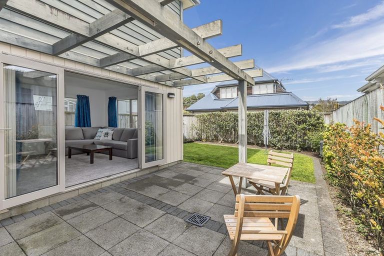 Photo of property in 12 Cambridge Street, Tawa, Wellington, 5028