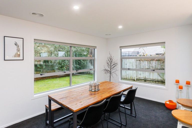 Photo of property in 25 Medallion Court, Kelvin Grove, Palmerston North, 4414