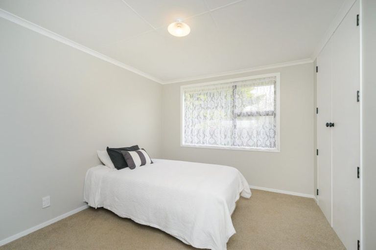 Photo of property in 8 Adams Place, Kelvin Grove, Palmerston North, 4414