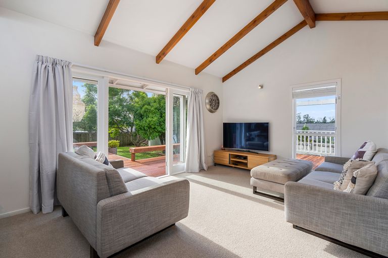 Photo of property in 35 Hall Road, Kerikeri, 0230