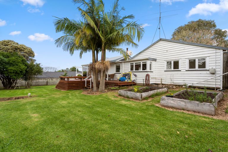 Photo of property in 35 Hall Road, Kerikeri, 0230