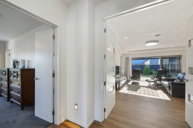 Photo of property in 16 Warhorse Gate, Halswell, Christchurch, 8025