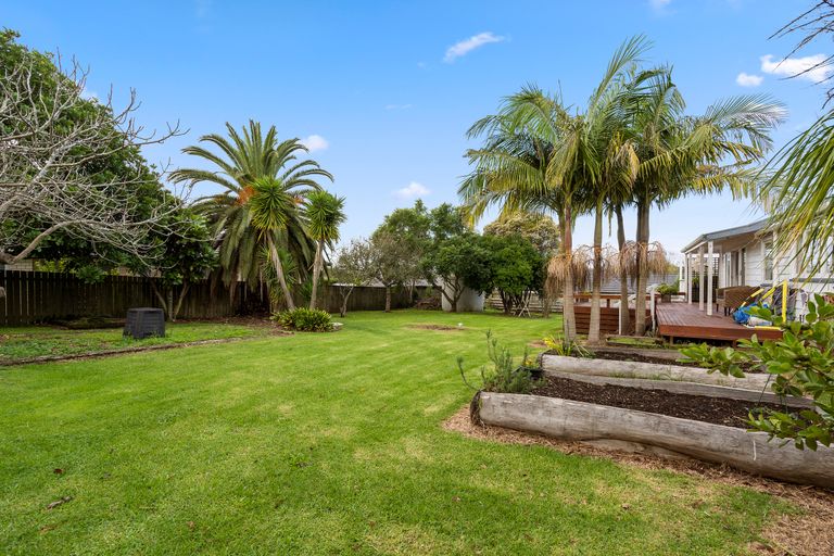 Photo of property in 35 Hall Road, Kerikeri, 0230