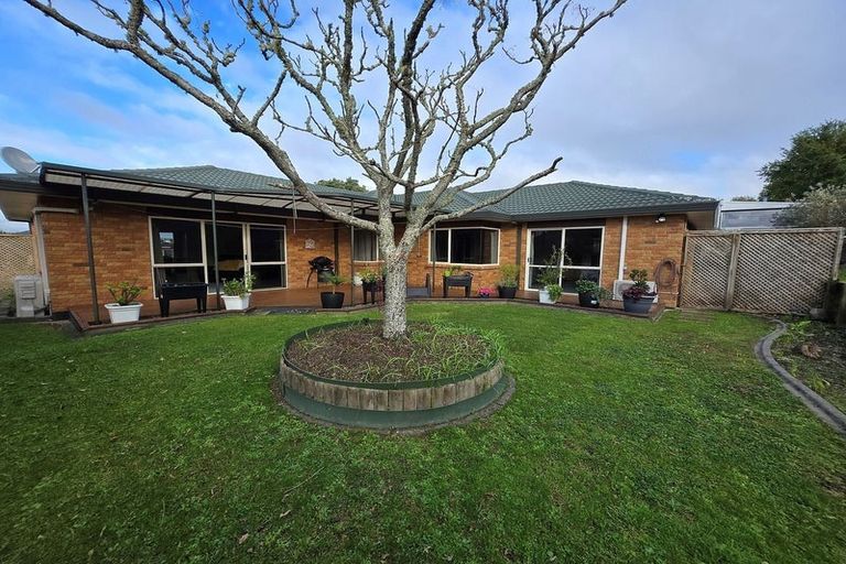 Photo of property in 20 Kath Hopper Drive, Orewa, 0931