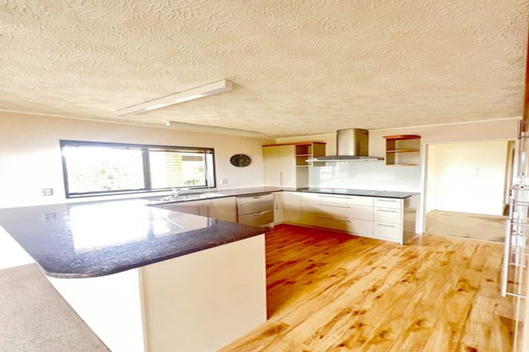Photo of property in 34 Charles Dickens Drive, Mellons Bay, Auckland, 2014