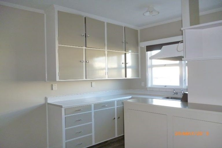 Photo of property in 2/210 Grove Road, Mayfair, Hastings, 4122