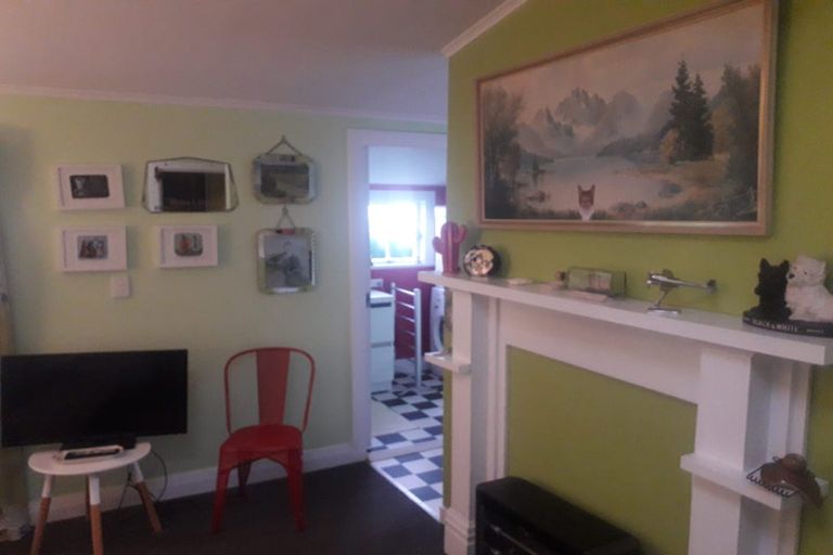 Photo of property in 49-51 Hankey Street, Mount Cook, Wellington, 6011