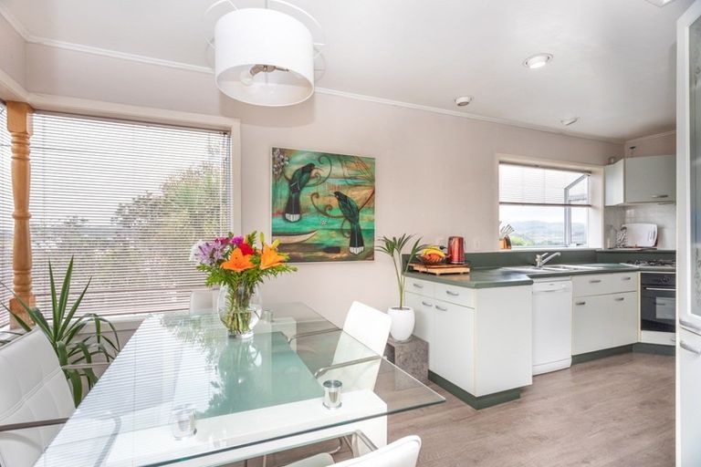 Photo of property in 8 Pennant Grove, Titahi Bay, Porirua, 5022