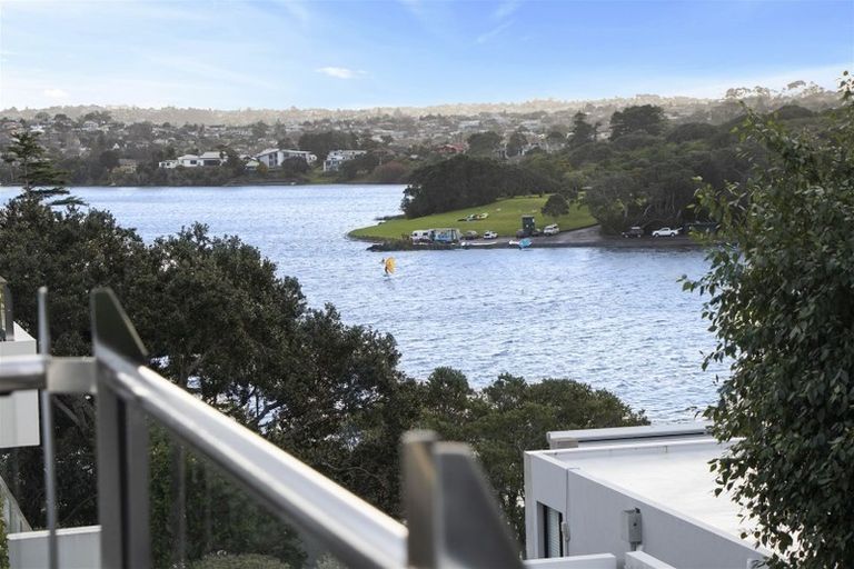 Photo of property in 8/258 Hurstmere Road, Takapuna, Auckland, 0622