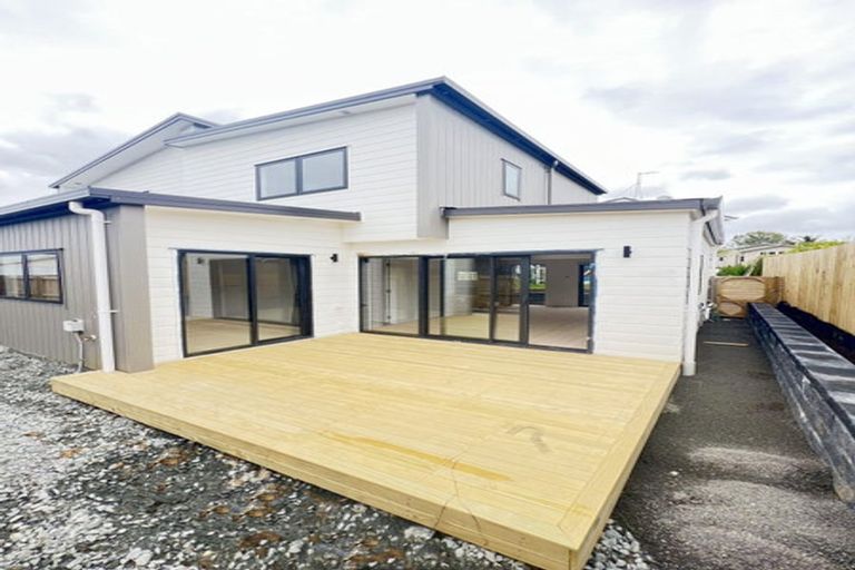 Photo of property in 9b Ussher Place, Pakuranga Heights, Auckland, 2010