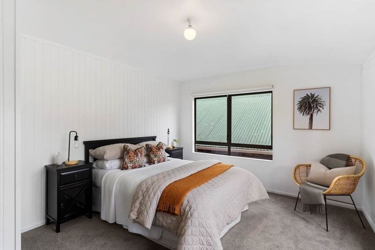 Photo of property in 10 Corokia Place, Totara Heights, Auckland, 2105