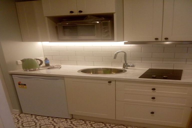 Photo of property in 28 Talavera Terrace, Kelburn, Wellington, 6012