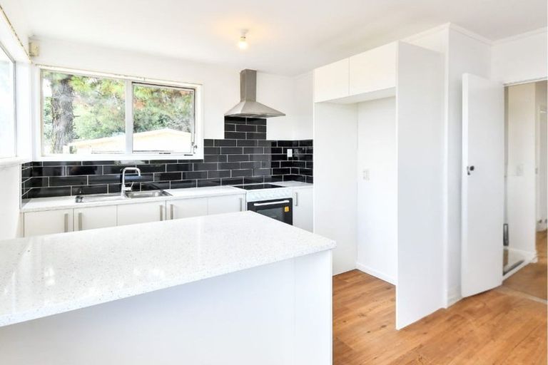 Photo of property in 33 Killington Crescent, Mangere, Auckland, 2022