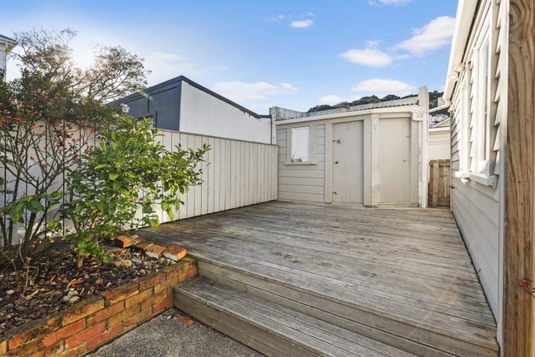Photo of property in 7 Fallowfield Avenue, Mount Victoria, Wellington, 6011