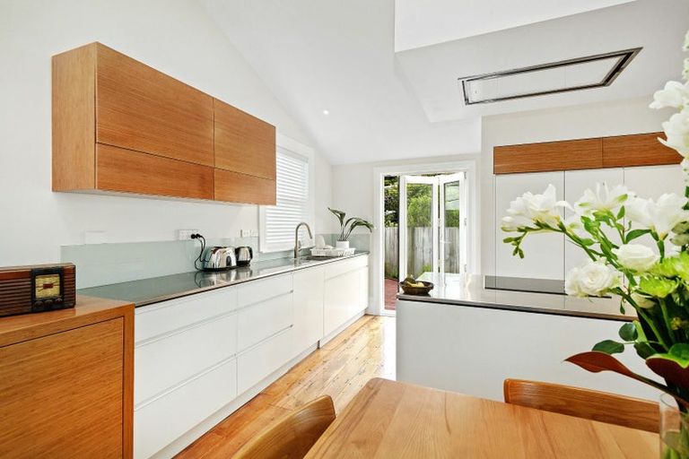 Photo of property in 30 Mornington Road, Brooklyn, Wellington, 6021