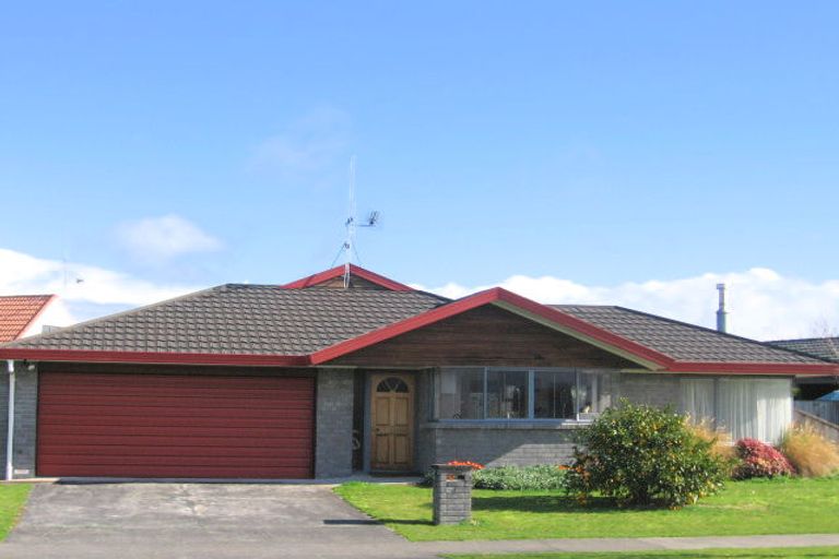 Photo of property in 16 Moreland Avenue, Pukete, Hamilton, 3200