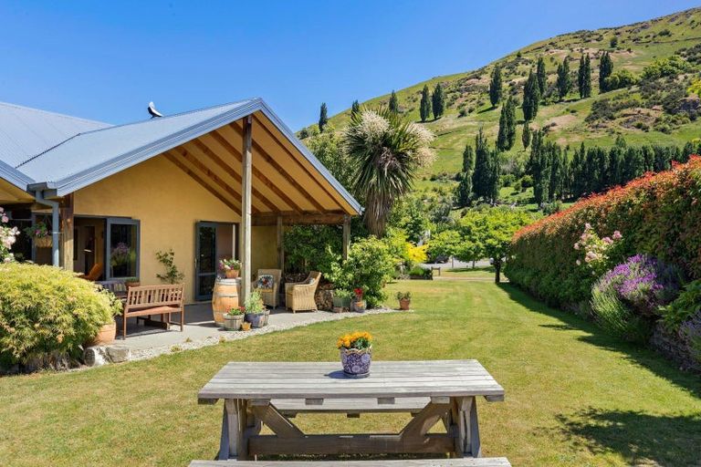 Photo of property in 2 Bramshill Drive, Lower Shotover, Queenstown, 9371