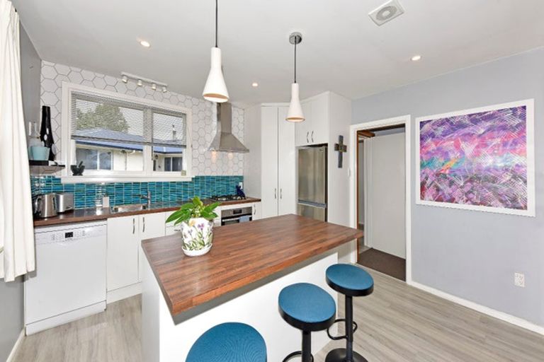 Photo of property in 16 Adams Place, Woolston, Christchurch, 8023