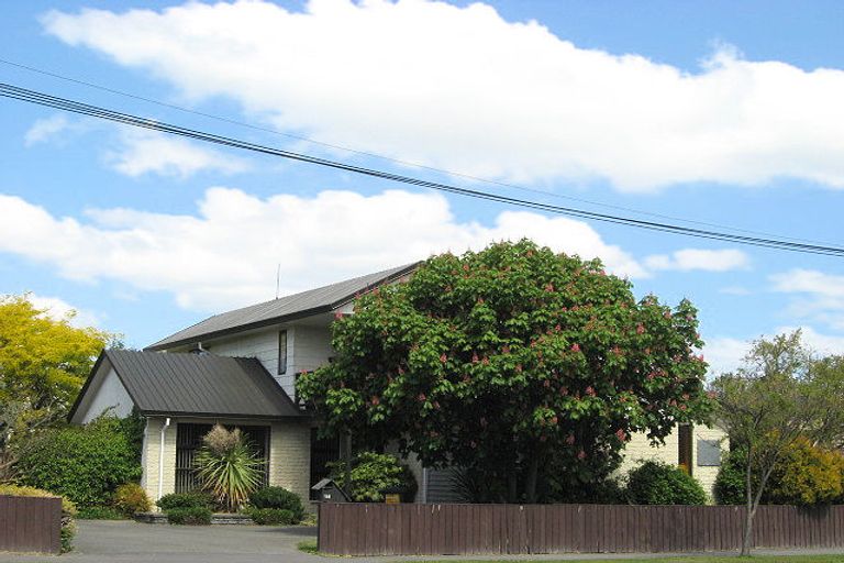 Photo of property in 128 Grahams Road, Burnside, Christchurch, 8053