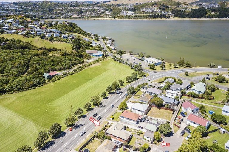 Photo of property in 130 Main Road, Titahi Bay, Porirua, 5022