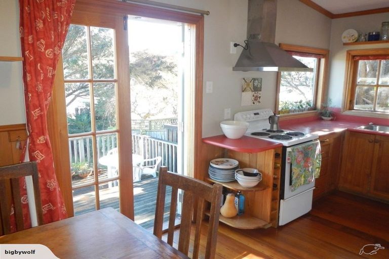 Photo of property in 13 Herald Terrace, Berhampore, Wellington, 6023