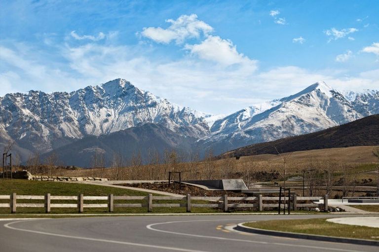 Photo of property in 150 Howden Drive, Jacks Point, 9371