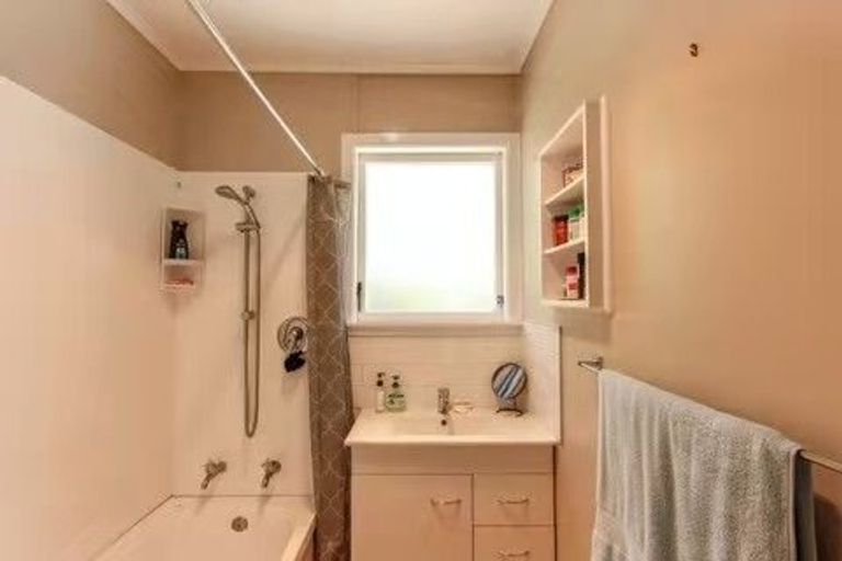 Photo of property in 14 Totaravale Street, Pukehangi, Rotorua, 3015