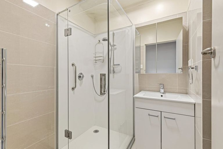 Photo of property in Jerningham Apartments, 20 Oriental Terrace, Oriental Bay, Wellington, 6011