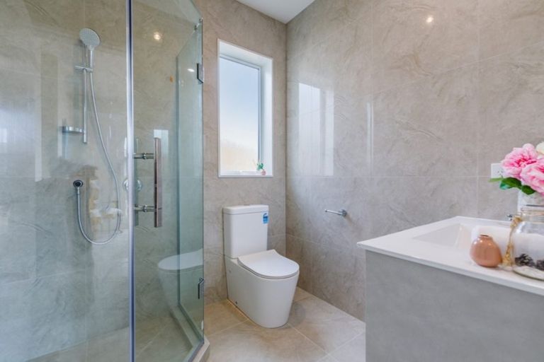 Photo of property in 62 Schoolside Road, Kumeu, 0810